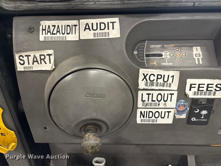 image for item EF1035 2017 Crown SP4050-30 order picker