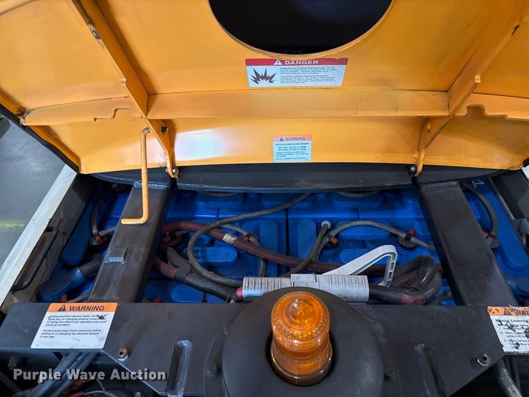 image for item EF1035 2017 Crown SP4050-30 order picker