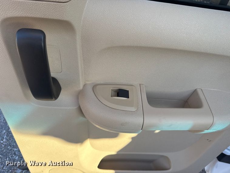 image for item EG1669 2013 Chevrolet Silverado 2500HD Ext. Cab flatbed pickup truck