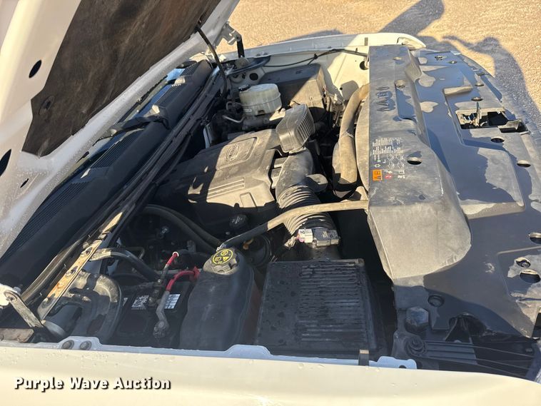 image for item EG1669 2013 Chevrolet Silverado 2500HD Ext. Cab flatbed pickup truck