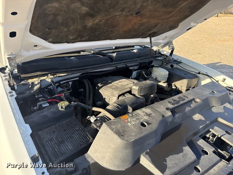 image for item EG1669 2013 Chevrolet Silverado 2500HD Ext. Cab flatbed pickup truck