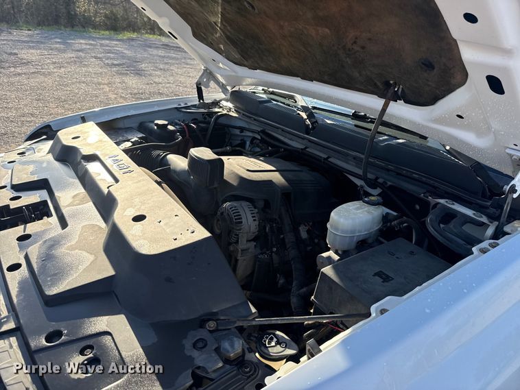 image for item EG1669 2013 Chevrolet Silverado 2500HD Ext. Cab flatbed pickup truck