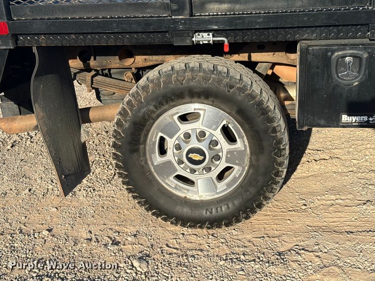 image for item EG1669 2013 Chevrolet Silverado 2500HD Ext. Cab flatbed pickup truck