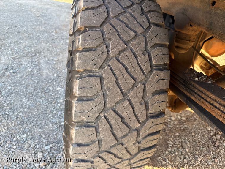 image for item EG1669 2013 Chevrolet Silverado 2500HD Ext. Cab flatbed pickup truck