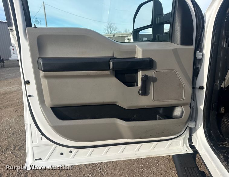 image for item EG1996 2017 Ford F450 Super Duty XL dump truck