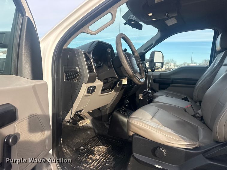 image for item EG1996 2017 Ford F450 Super Duty XL dump truck