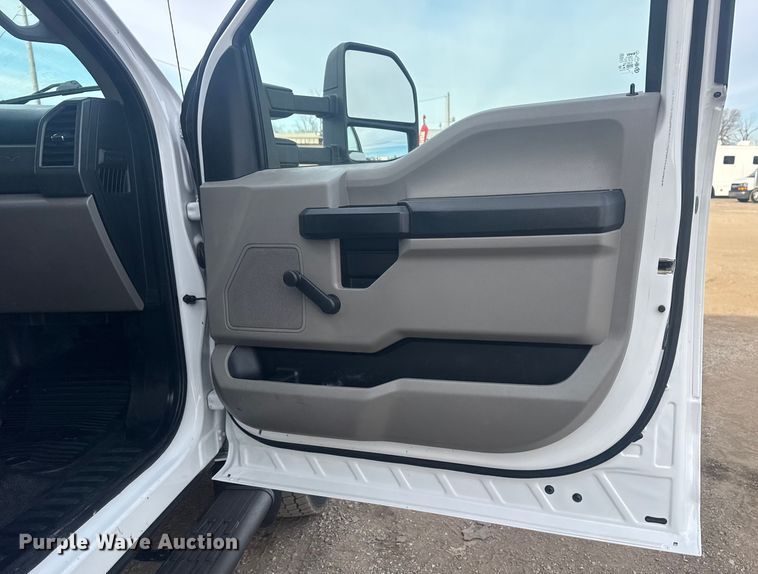 image for item EG1996 2017 Ford F450 Super Duty XL dump truck