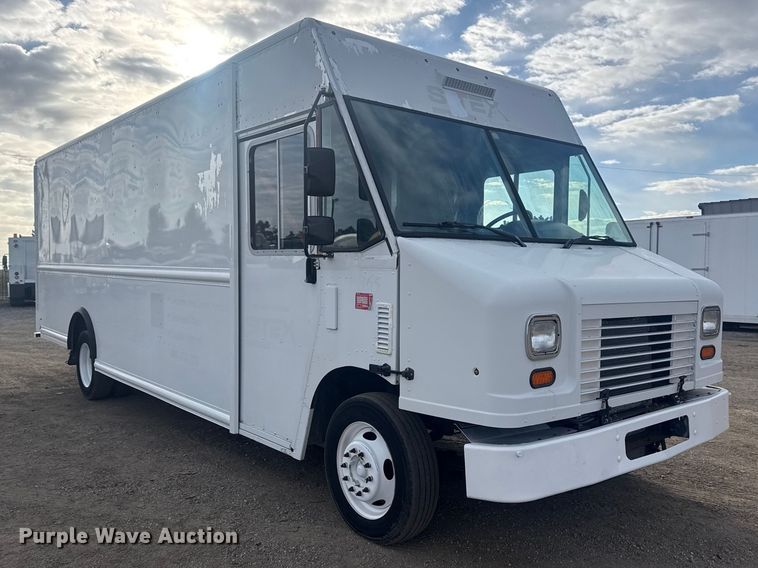 image for item EG2118 2016 Ford delivery truck