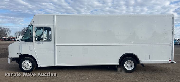 image for item EG2118 2016 Ford delivery truck