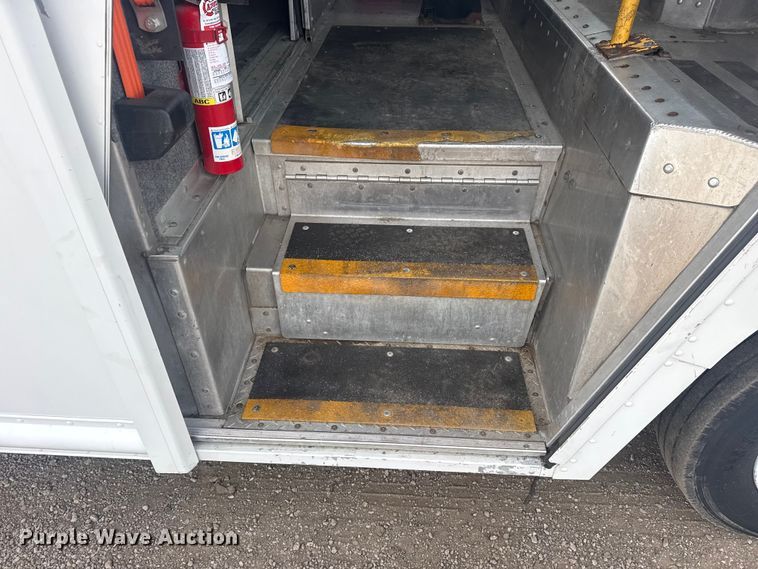 image for item EG2118 2016 Ford delivery truck