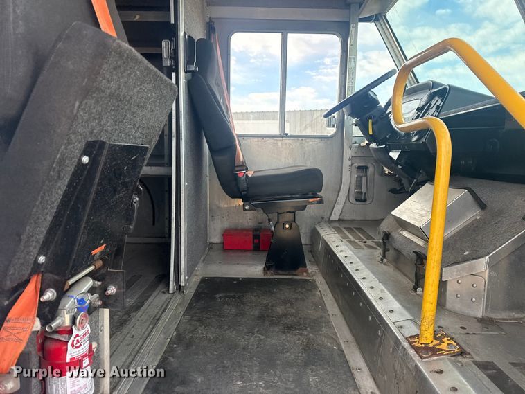 image for item EG2118 2016 Ford delivery truck