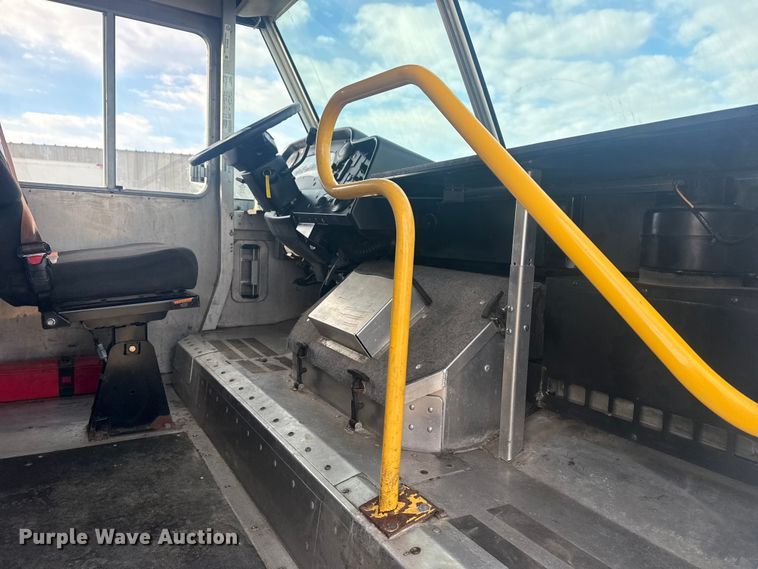 image for item EG2118 2016 Ford delivery truck