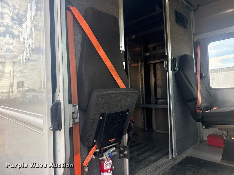 image for item EG2118 2016 Ford delivery truck