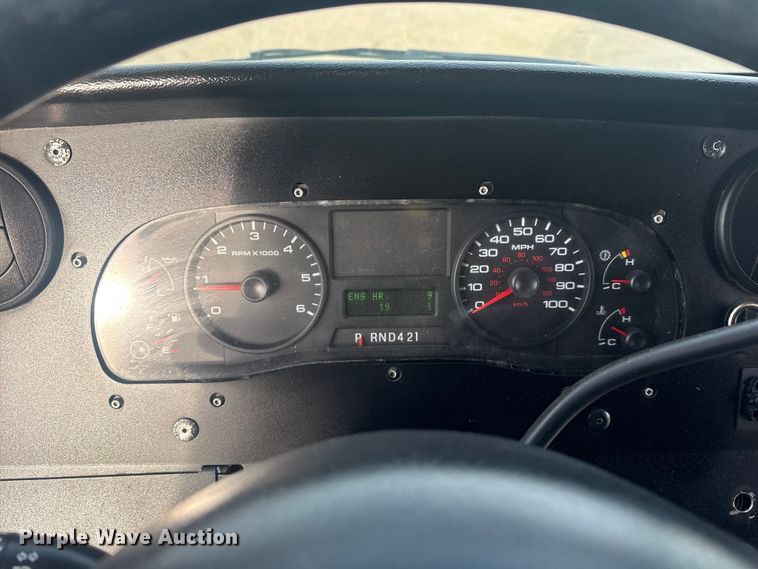 image for item EG2118 2016 Ford delivery truck