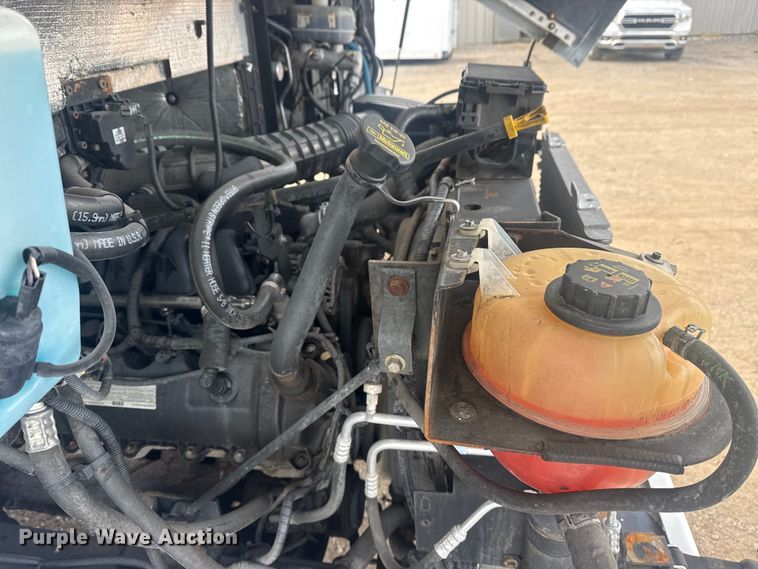 image for item EG2118 2016 Ford delivery truck