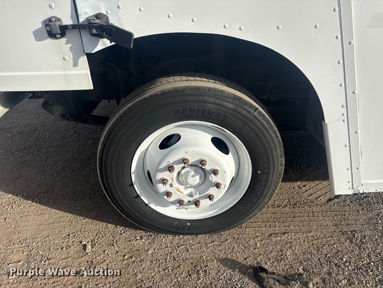 image for item EG2118 2016 Ford delivery truck