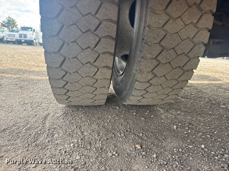 image for item EG2118 2016 Ford delivery truck