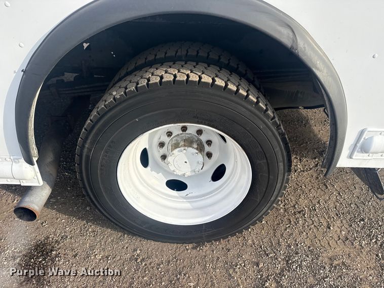 image for item EG2118 2016 Ford delivery truck