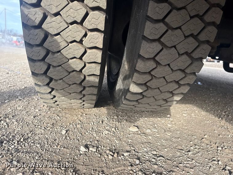 image for item EG2118 2016 Ford delivery truck