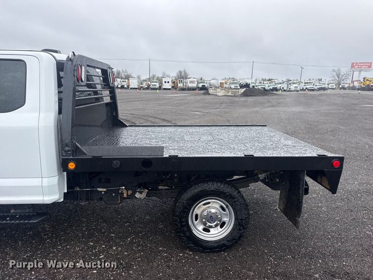 image for item EG2158 2022 Ford F350 Super Duty XL Ext. Cab flatbed pickup truck