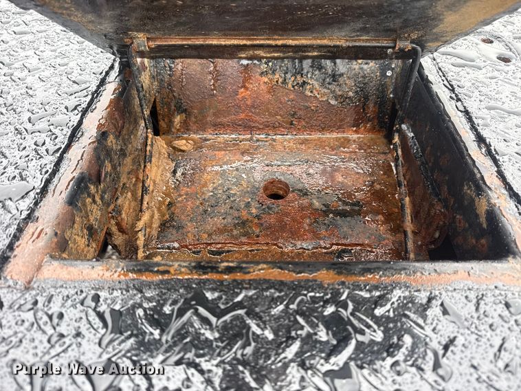 image for item EG2158 2022 Ford F350 Super Duty XL Ext. Cab flatbed pickup truck