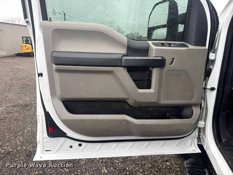 image for item EG2158 2022 Ford F350 Super Duty XL Ext. Cab flatbed pickup truck