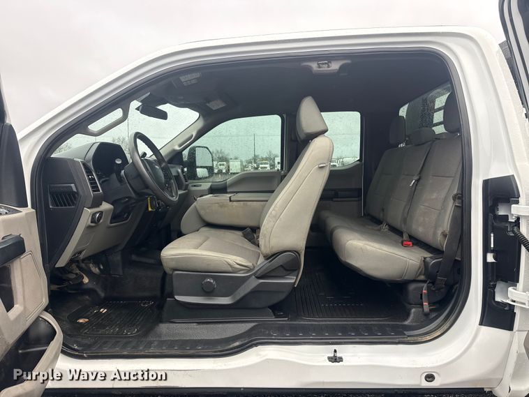 image for item EG2158 2022 Ford F350 Super Duty XL Ext. Cab flatbed pickup truck