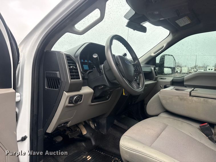 image for item EG2158 2022 Ford F350 Super Duty XL Ext. Cab flatbed pickup truck