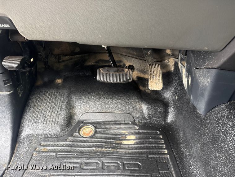 image for item EG2158 2022 Ford F350 Super Duty XL Ext. Cab flatbed pickup truck