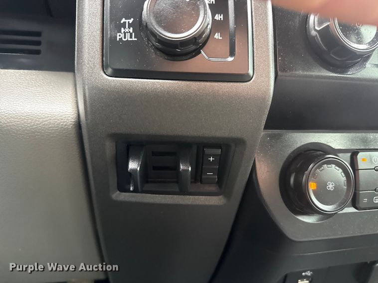 image for item EG2158 2022 Ford F350 Super Duty XL Ext. Cab flatbed pickup truck