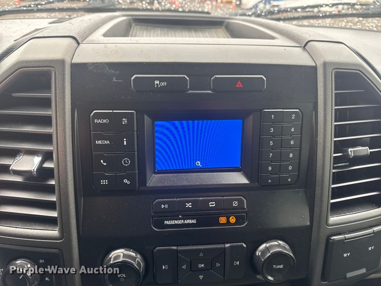 image for item EG2158 2022 Ford F350 Super Duty XL Ext. Cab flatbed pickup truck