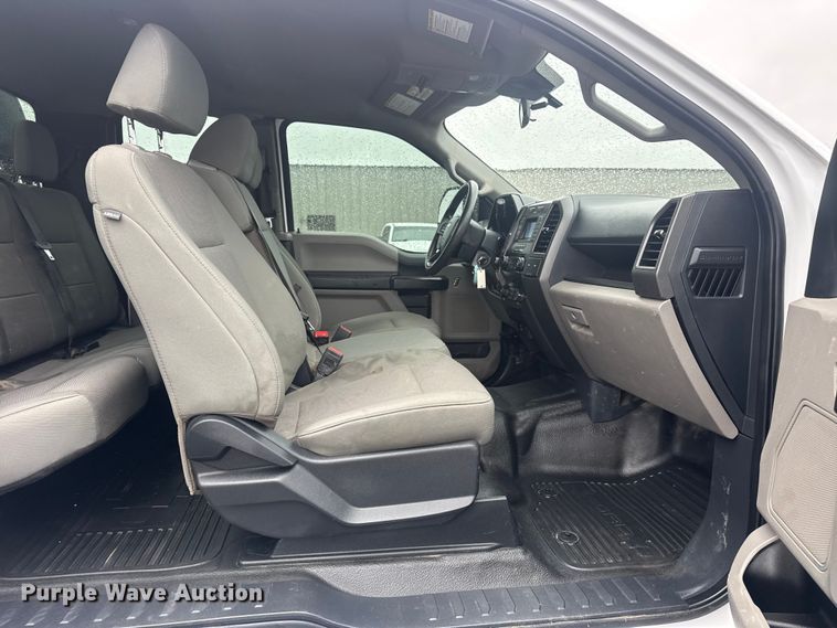 image for item EG2158 2022 Ford F350 Super Duty XL Ext. Cab flatbed pickup truck