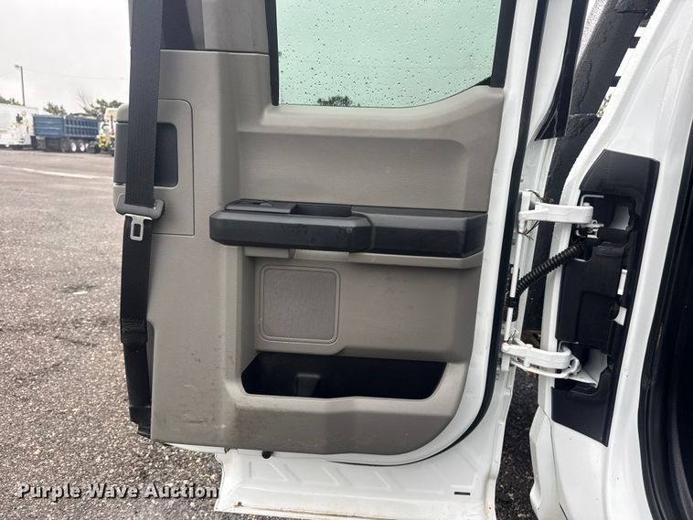 image for item EG2158 2022 Ford F350 Super Duty XL Ext. Cab flatbed pickup truck