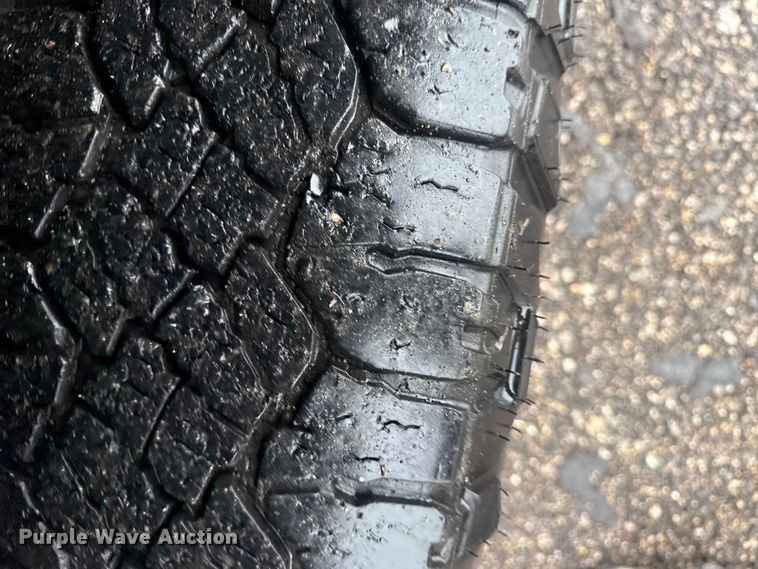 image for item EG2158 2022 Ford F350 Super Duty XL Ext. Cab flatbed pickup truck