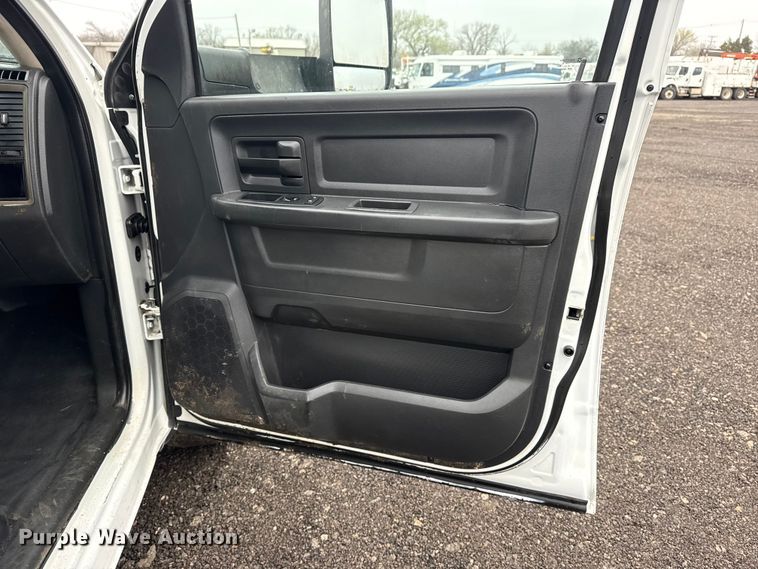 image for item EG2164 2012 Dodge Ram 3500 Crew Cab flatbed pickup truck