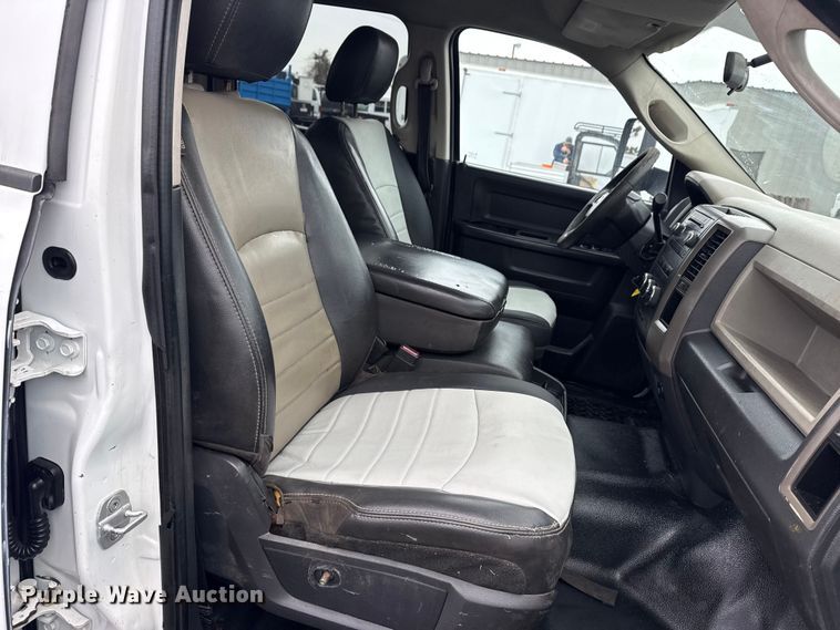 image for item EG2164 2012 Dodge Ram 3500 Crew Cab flatbed pickup truck