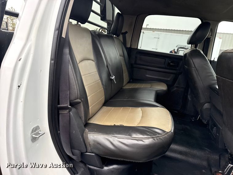 image for item EG2164 2012 Dodge Ram 3500 Crew Cab flatbed pickup truck