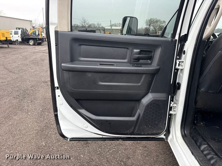 image for item EG2164 2012 Dodge Ram 3500 Crew Cab flatbed pickup truck