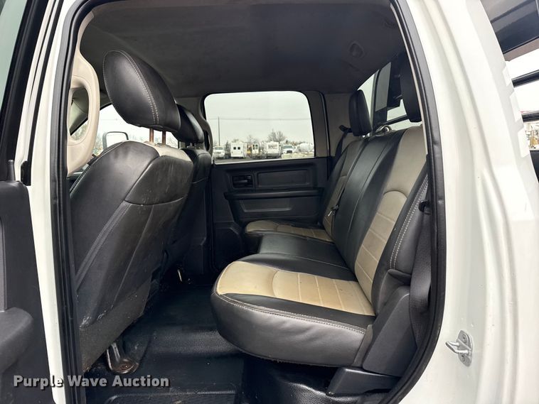 image for item EG2164 2012 Dodge Ram 3500 Crew Cab flatbed pickup truck