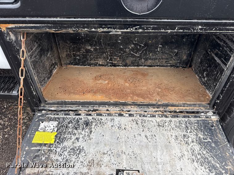 image for item EG8848 2015 Ford F450 Super Duty Crew Cab flatbed truck