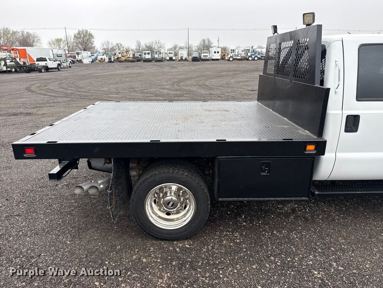 image for item EG8848 2015 Ford F450 Super Duty Crew Cab flatbed truck