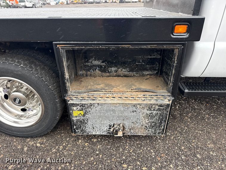 image for item EG8848 2015 Ford F450 Super Duty Crew Cab flatbed truck