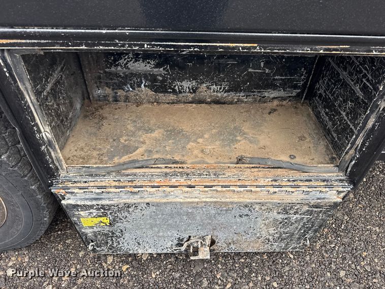 image for item EG8848 2015 Ford F450 Super Duty Crew Cab flatbed truck