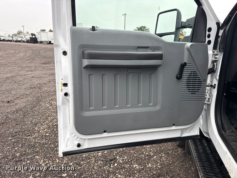 image for item EG8848 2015 Ford F450 Super Duty Crew Cab flatbed truck