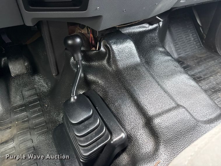 image for item EG8848 2015 Ford F450 Super Duty Crew Cab flatbed truck