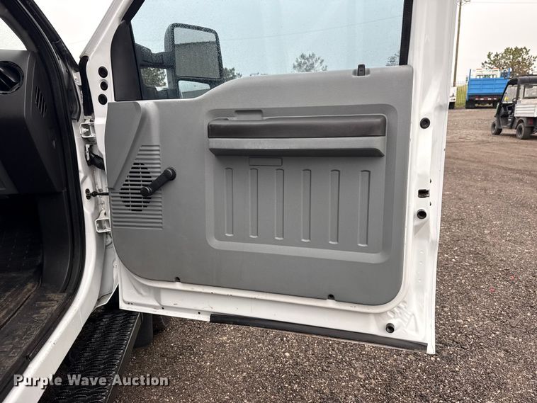 image for item EG8848 2015 Ford F450 Super Duty Crew Cab flatbed truck