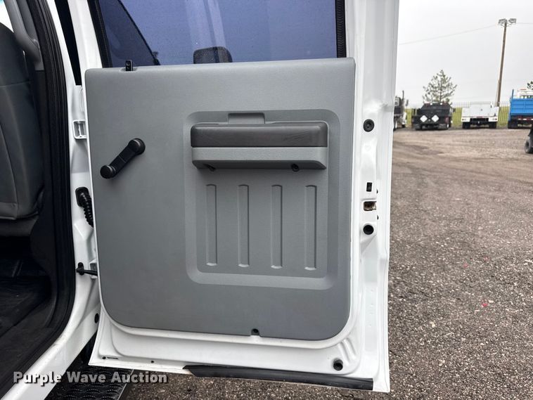 image for item EG8848 2015 Ford F450 Super Duty Crew Cab flatbed truck