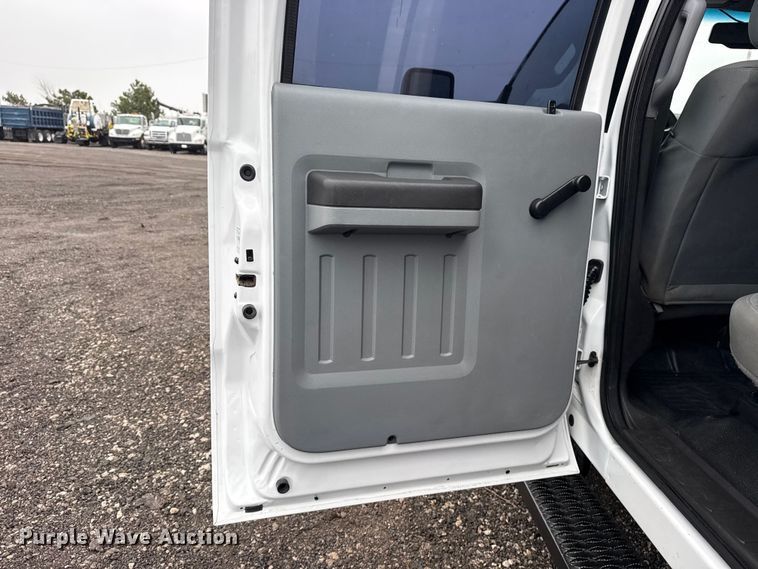 image for item EG8848 2015 Ford F450 Super Duty Crew Cab flatbed truck