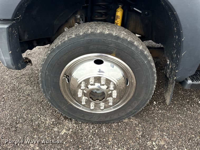 image for item EG8848 2015 Ford F450 Super Duty Crew Cab flatbed truck