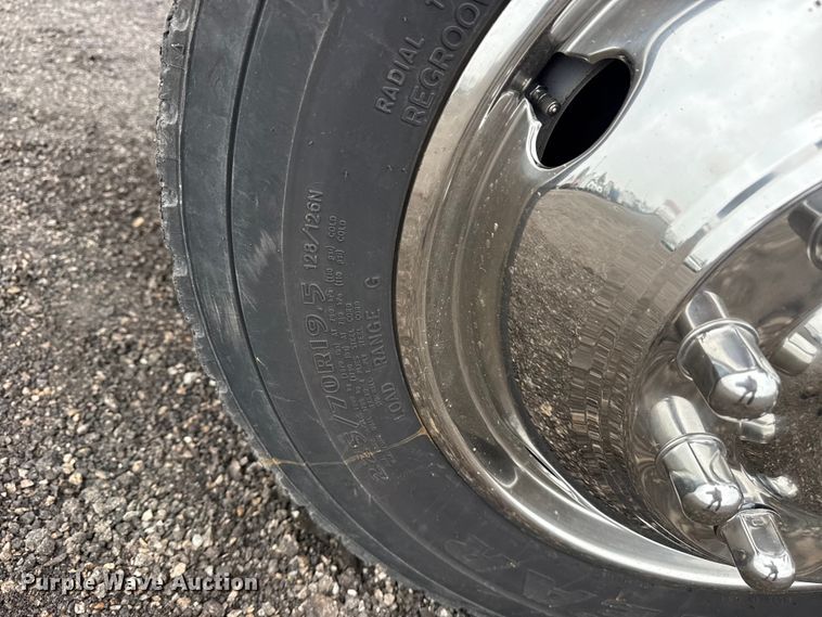 image for item EG8848 2015 Ford F450 Super Duty Crew Cab flatbed truck